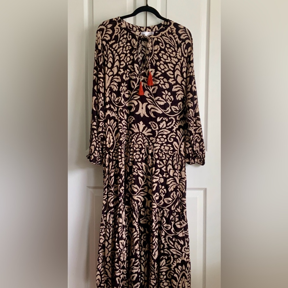 Elegant Brown and Cream Midi Dress - Picture 4 of 5